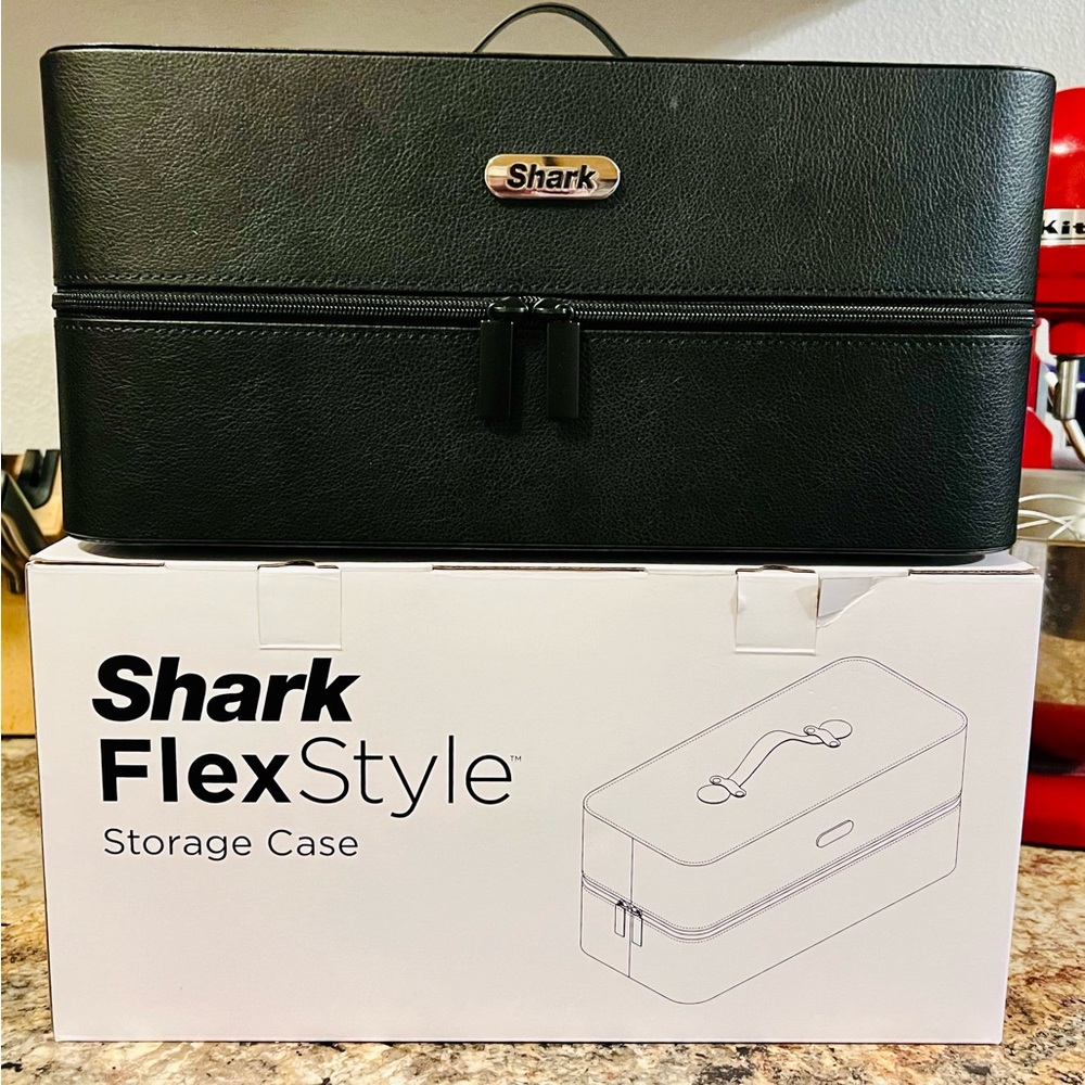 Shark Flex Style Storage Case NWT.